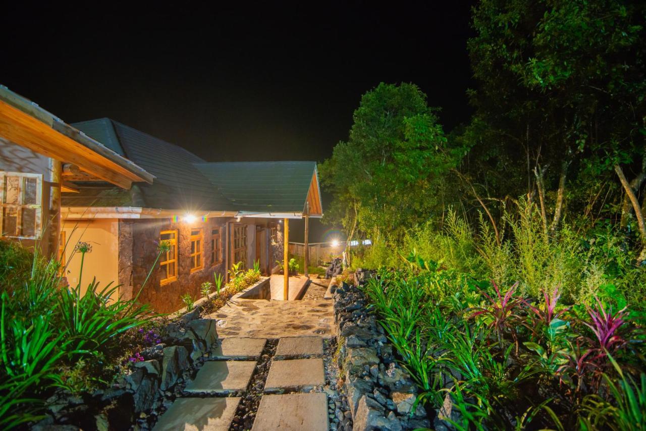 Gorilla Leisure Lodge Kisoro Extérieur photo